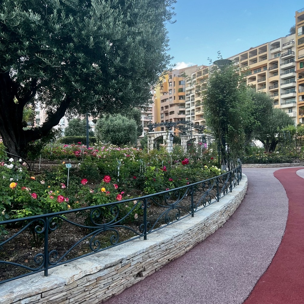 Meet your Posher, Regina